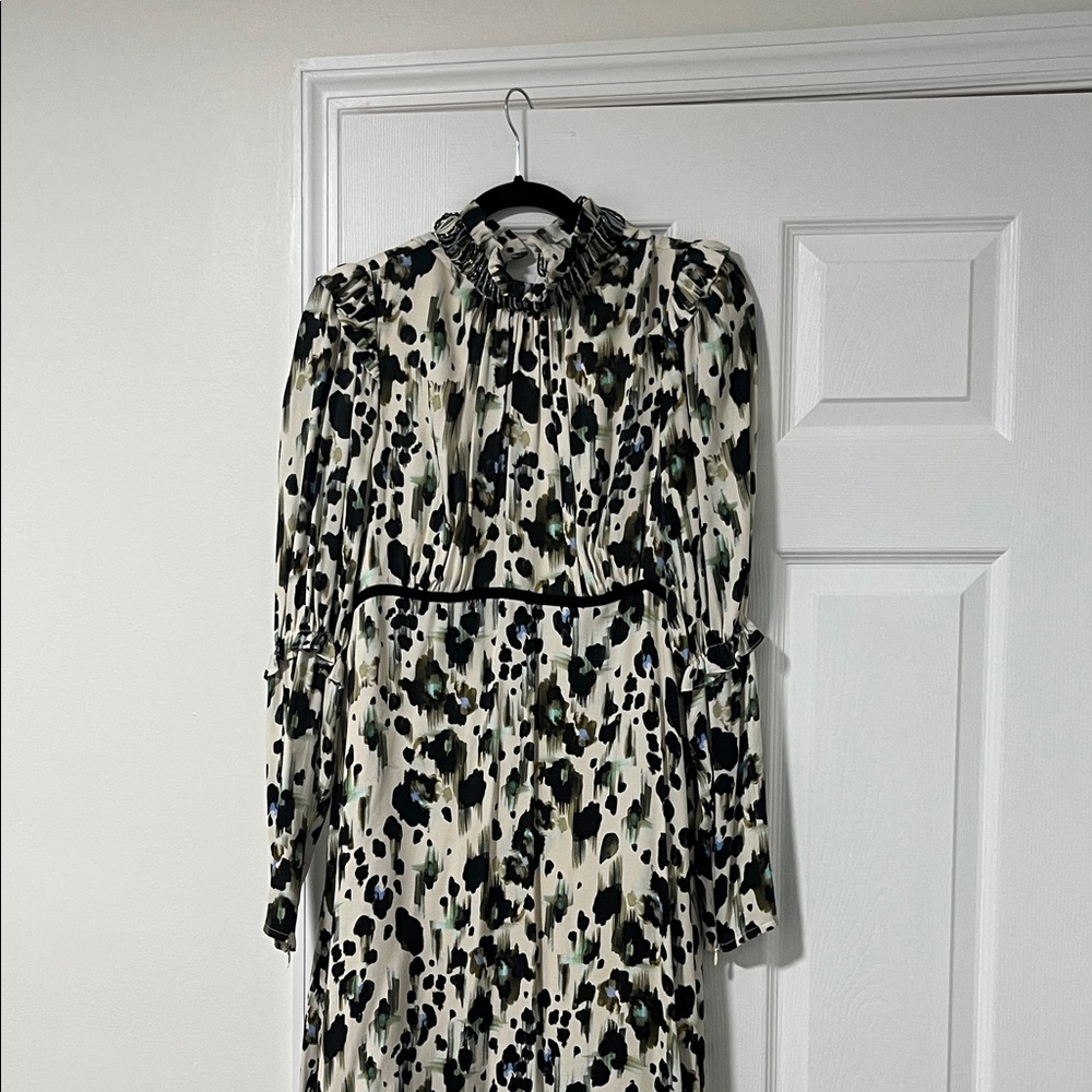 Elegant Black and White Patterned Dress